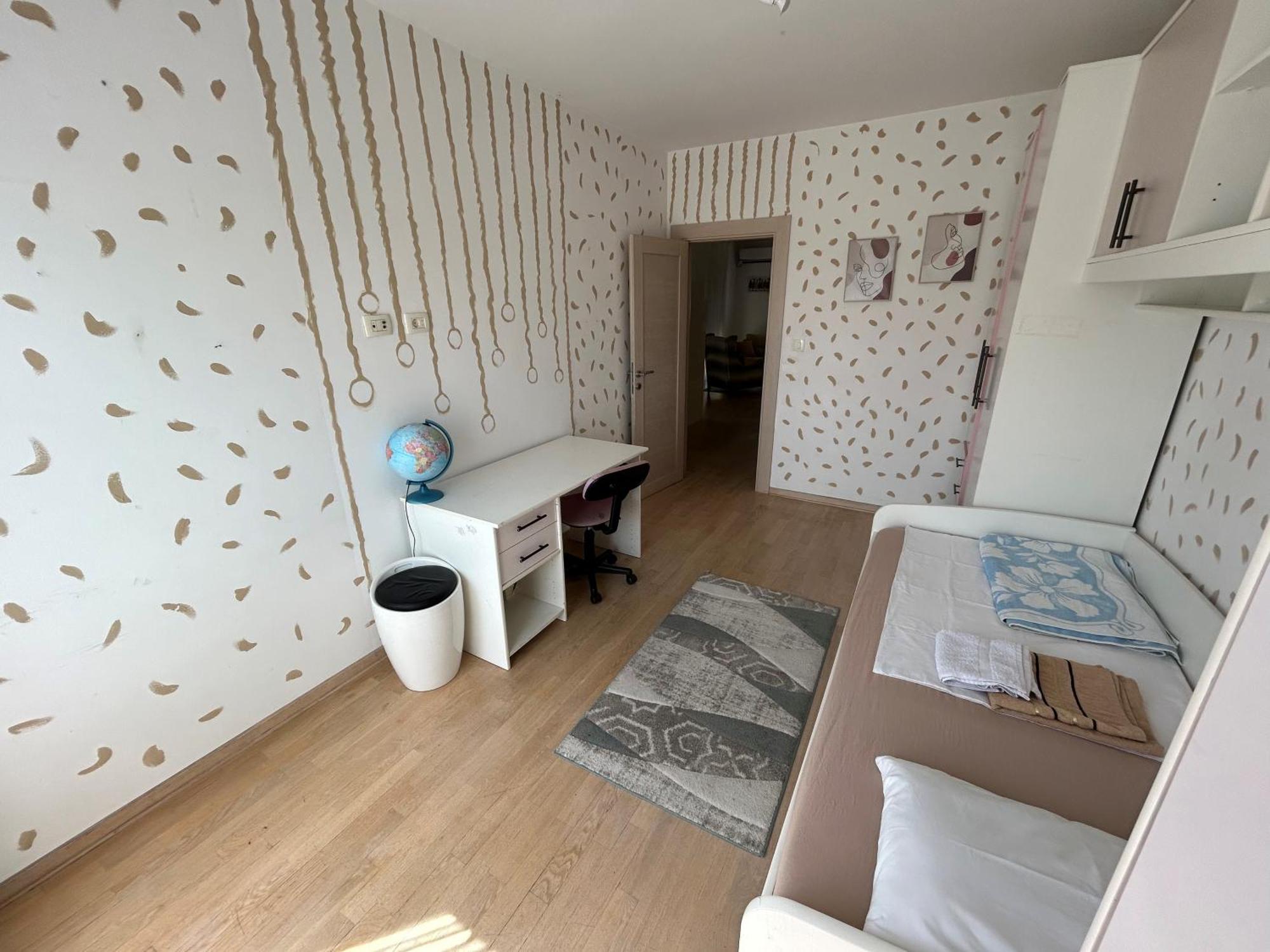 Ana'S 2 Bedrooms Lovely Flat Podgorica Eksteriør bilde